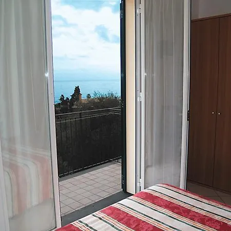 Adriana לאיגואליה